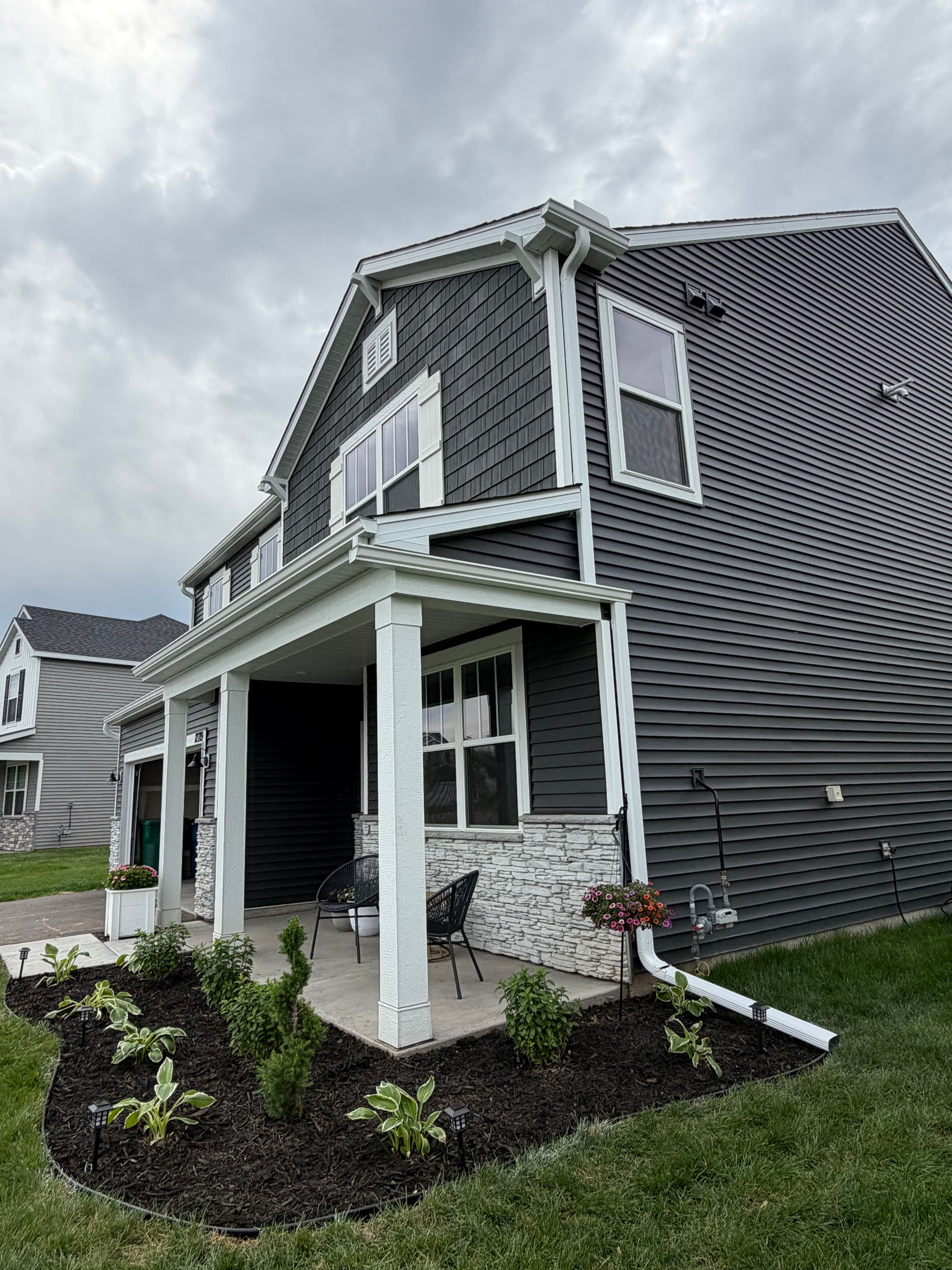 Gallery photos for Seamless Gutter Installation on a Rogers Home: Image #1